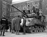 /album/el-tiroteo-volatil/guerra-1-jpg/
